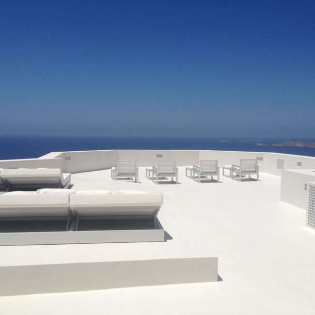 Terrasse en béton ciré à Ibiza