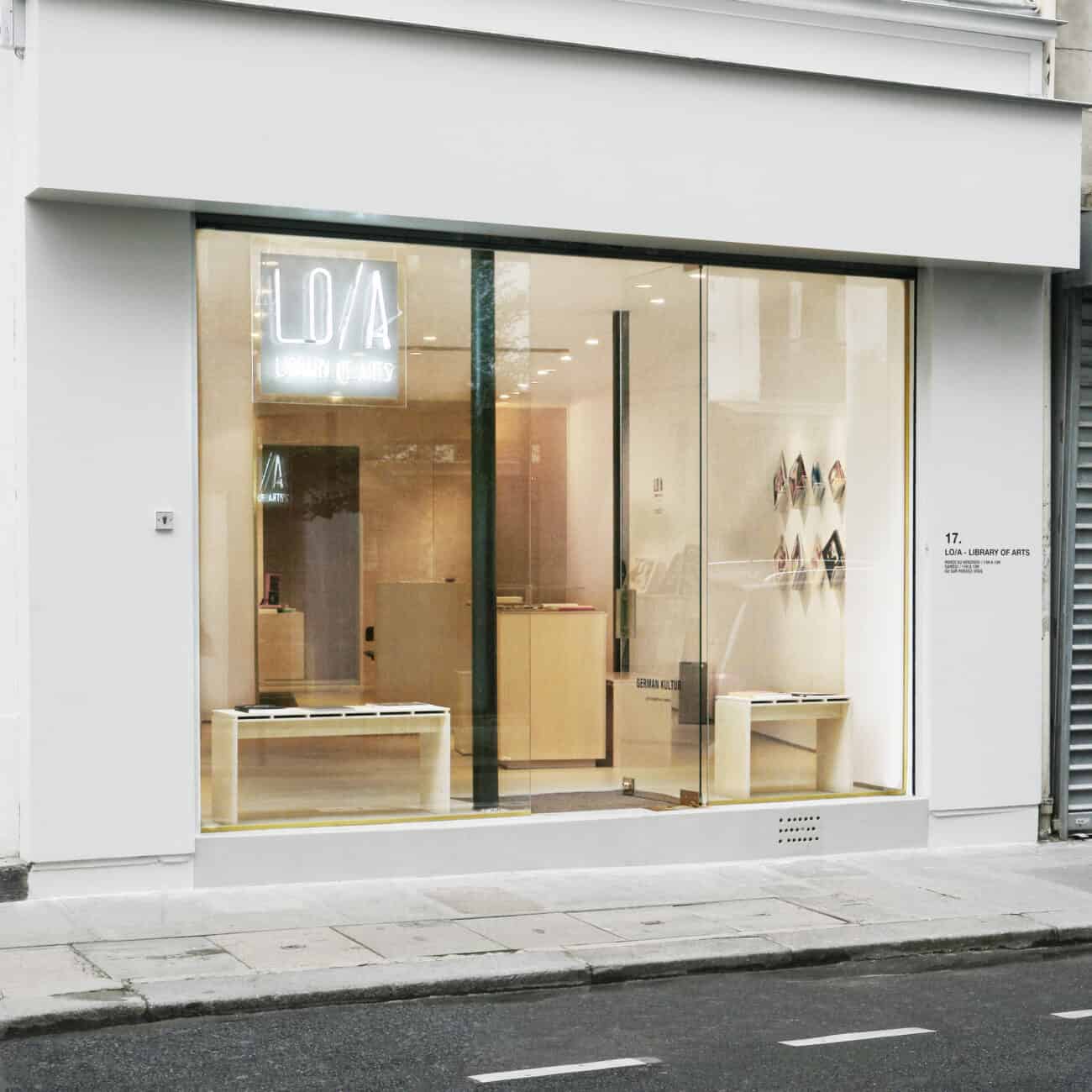 Stores & stores in microcement