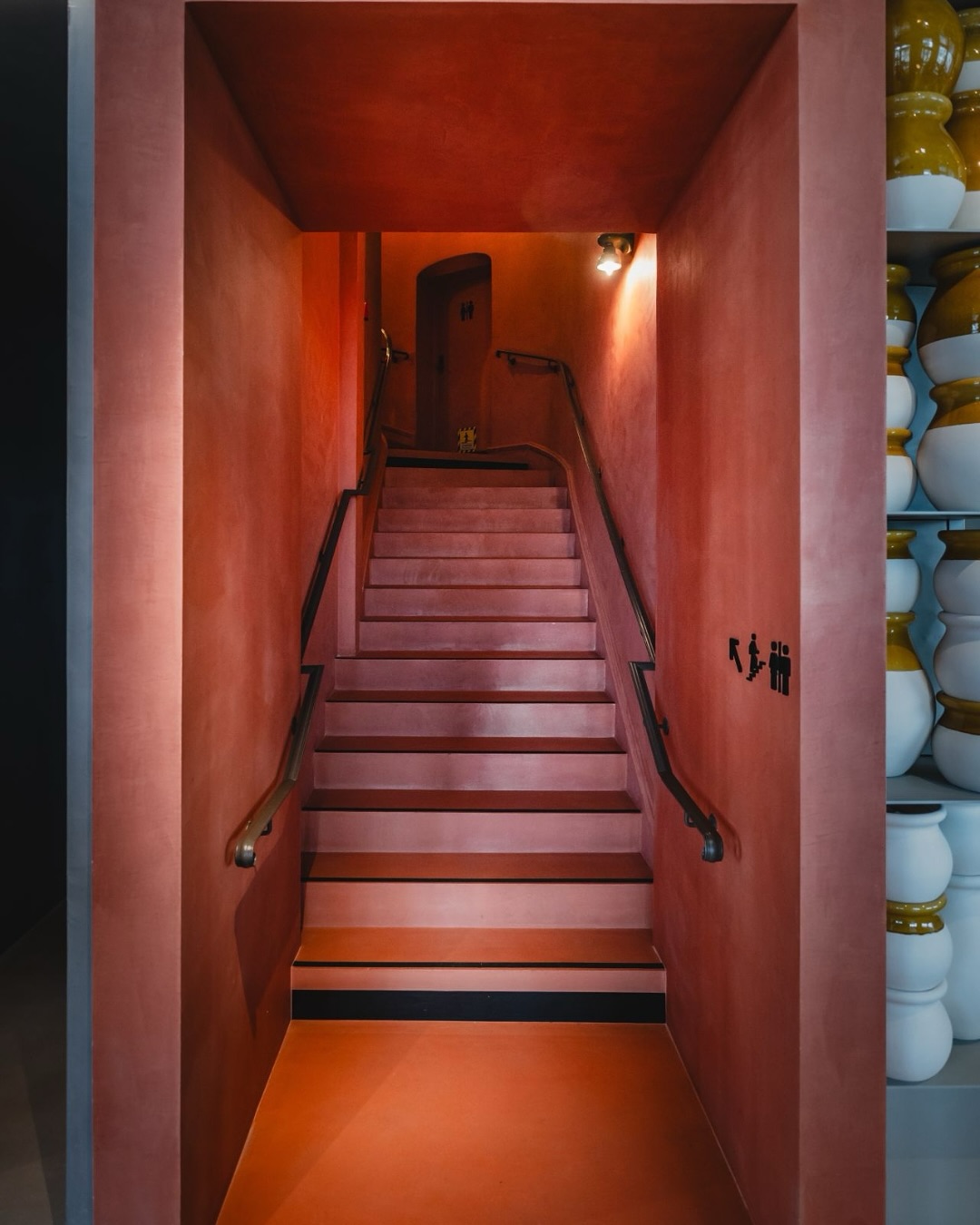 escalier café crème béton ciré