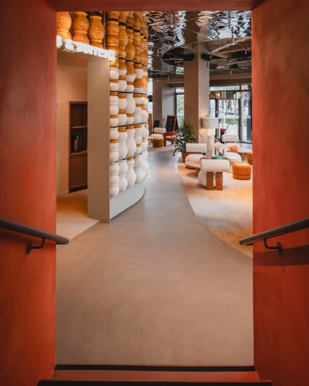 béton ciré espace public hotel et chambre d'hote