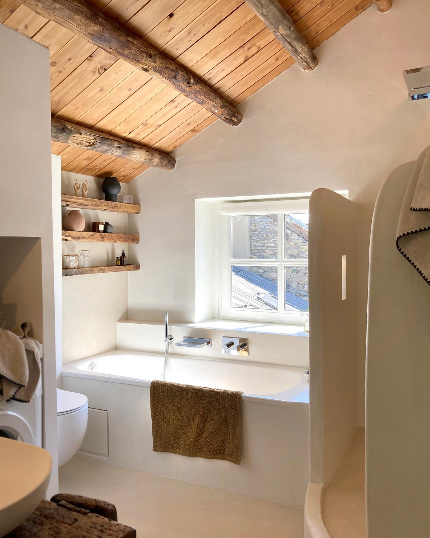 Salle de bain en béton ciré - Maison Emme